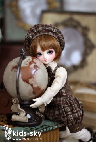 Amber | Preorder | DOLL - Image 4