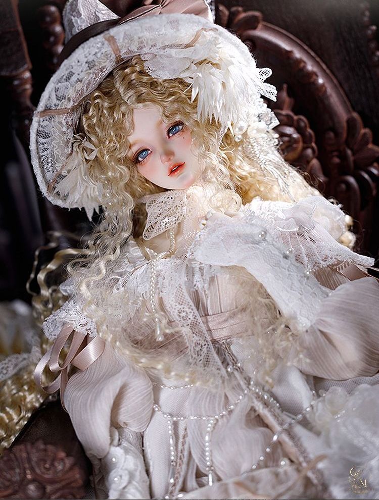 Anastasia | Preorder | DOLL - Image 4