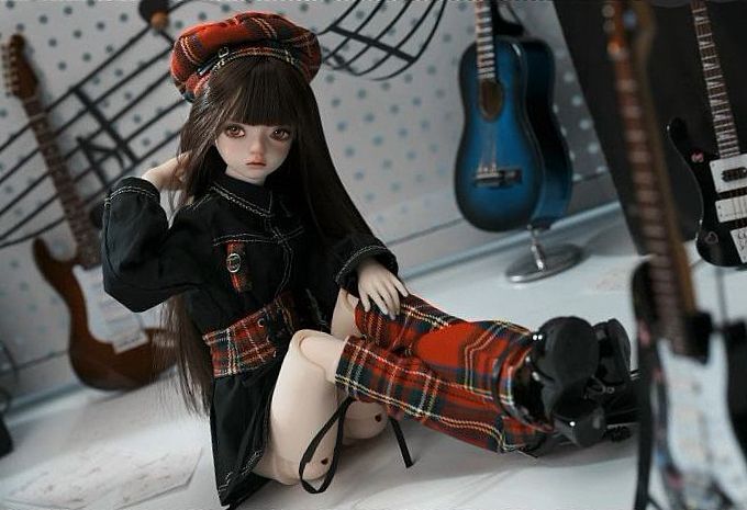 Beverly | PREORDER | DOLL - Image 13