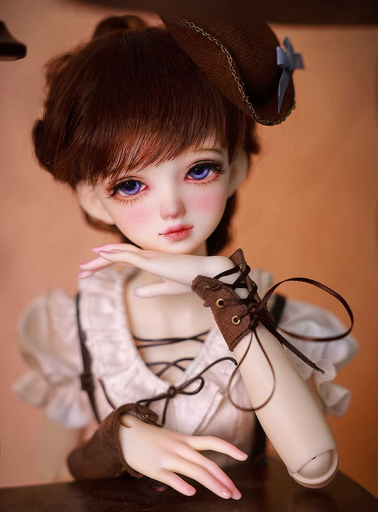 Cynthia | Preorder | DOLL