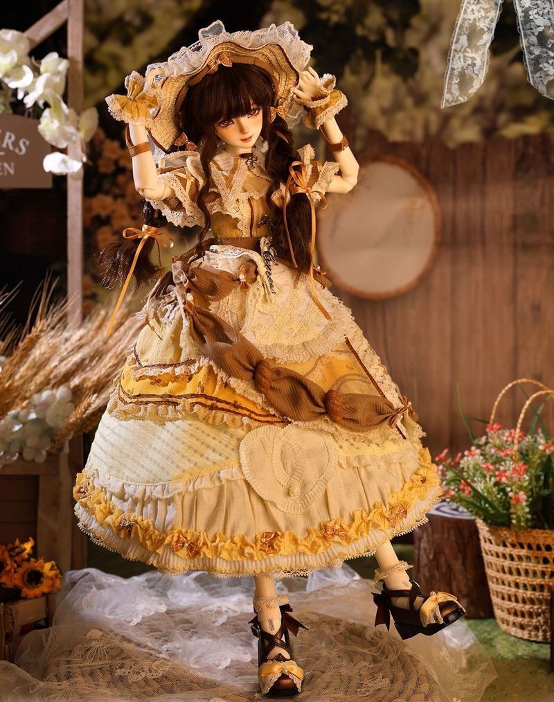 Emma | PREORDER | DOLL - Image 3