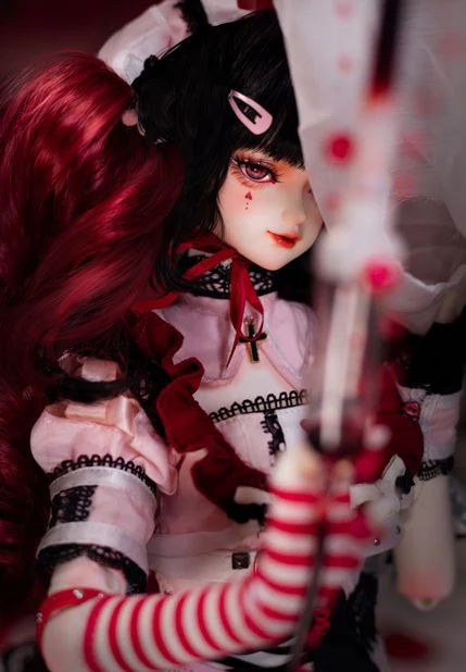 Er1trea, Combat Nurse | Preorder | DOLL - Image 3