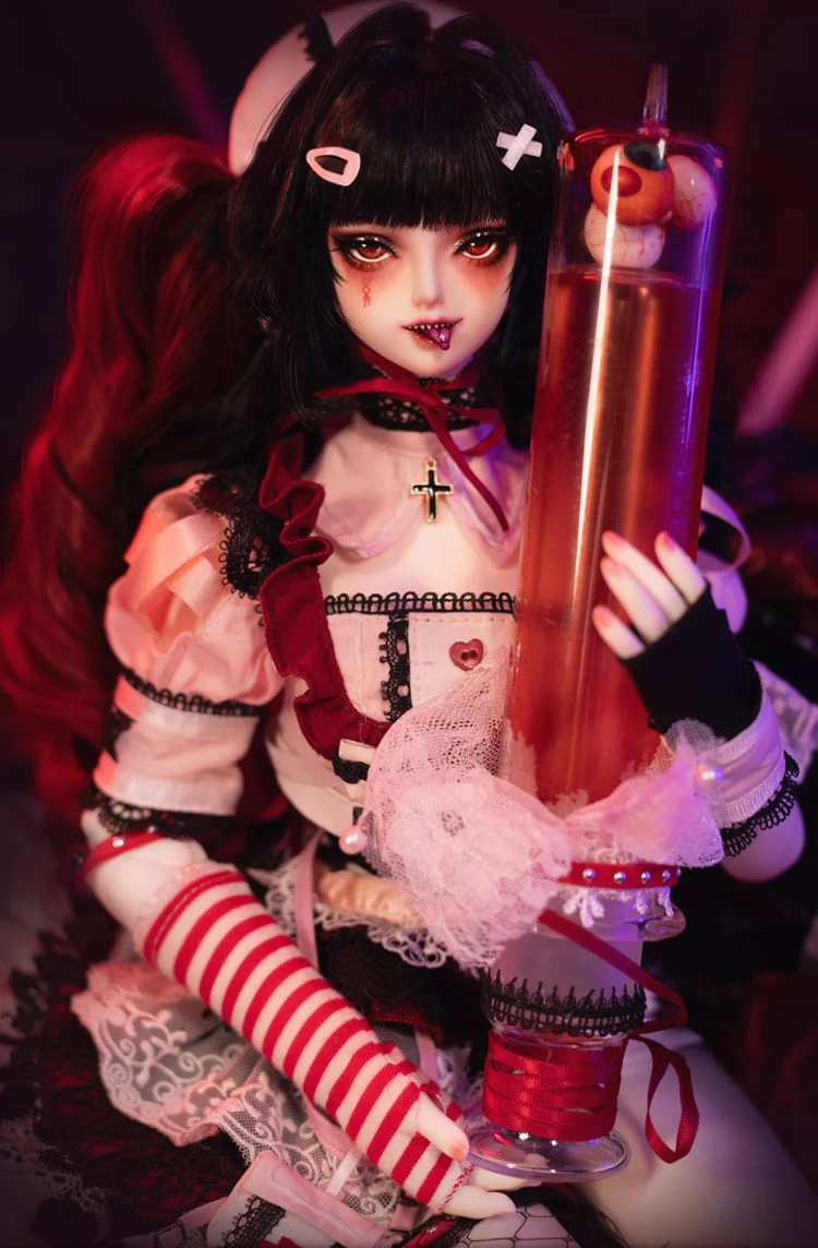 Er1trea, Combat Nurse | Preorder | DOLL - Image 7