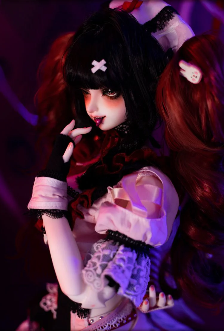 Er1trea, Combat Nurse | Preorder | DOLL - Image 9