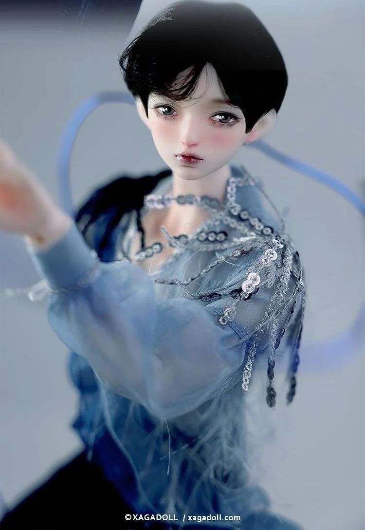 Isen | Preorder | DOLL