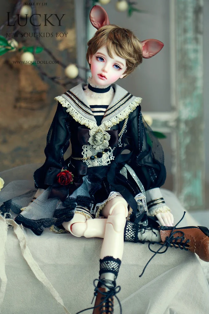 Lucky | Preorder | DOLL - Image 3