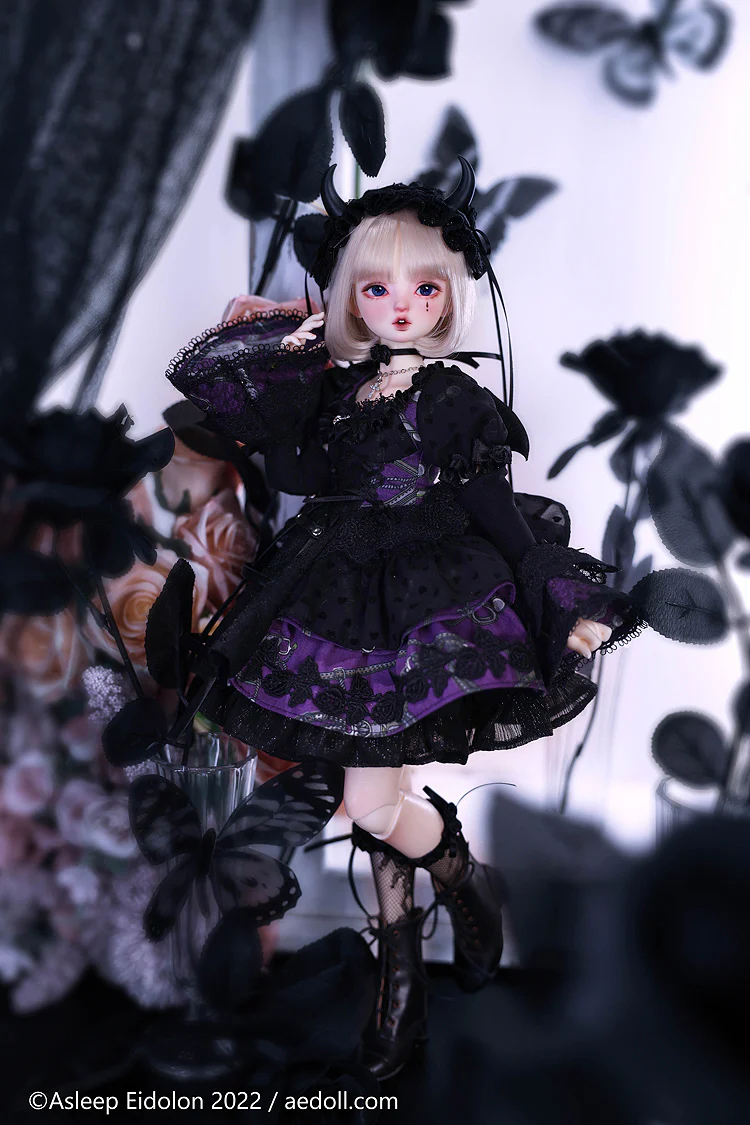 Martina | Preorder | DOLL - Image 4