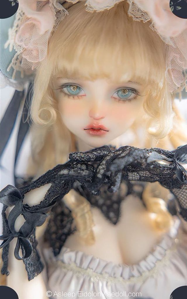 Sophia | PREORDER | DOLL - Image 2