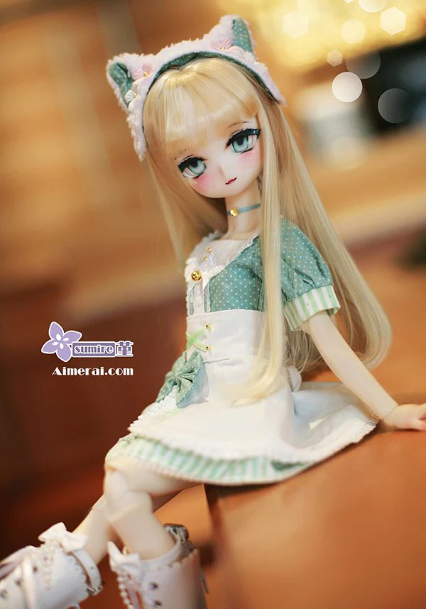 Sumire - Manga Series  | Preorder | DOLL - Image 4
