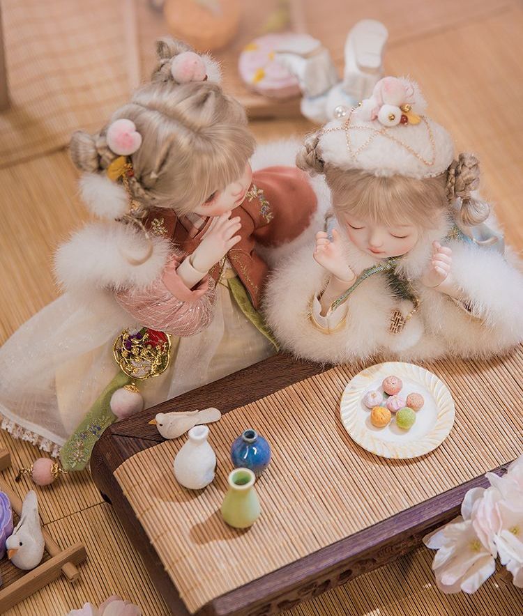 White Square Cake | Preorder | DOLL - Image 6